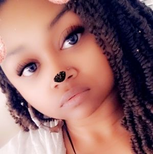 Meet your Posher, April